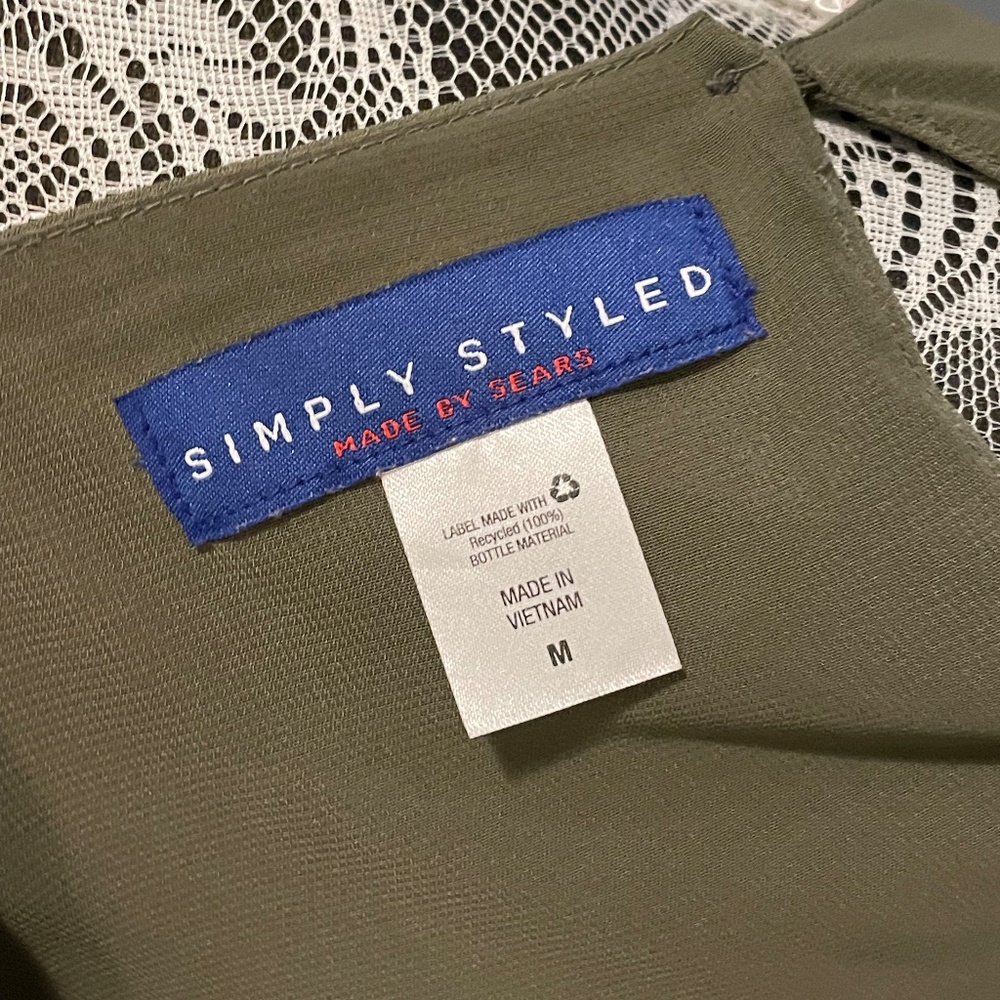Green Simply Styled Shell - Picture 6 of 6